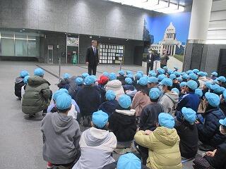 ６年生　社会科見学です。