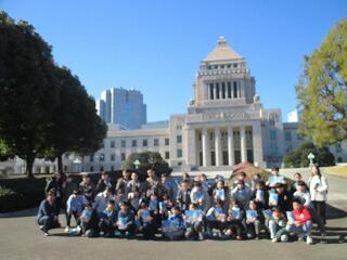 ６年生　社会科見学です。