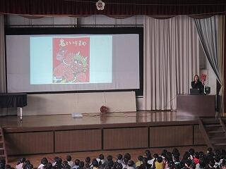 全校朝会です。